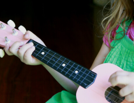 Istock Ukelele 660